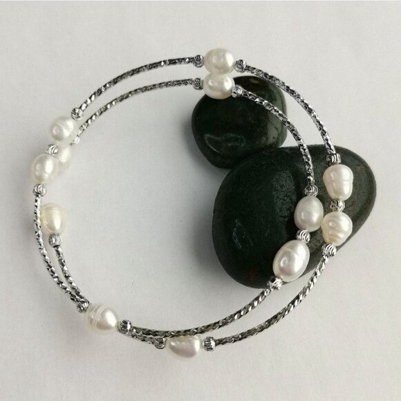 𝅺NWT White freshwater Pearl sterling silver bangle wraparound bracelet - Picture 4 of 5